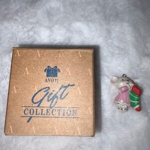 Avon vintage miniature merry little Christmas mouse merry in box